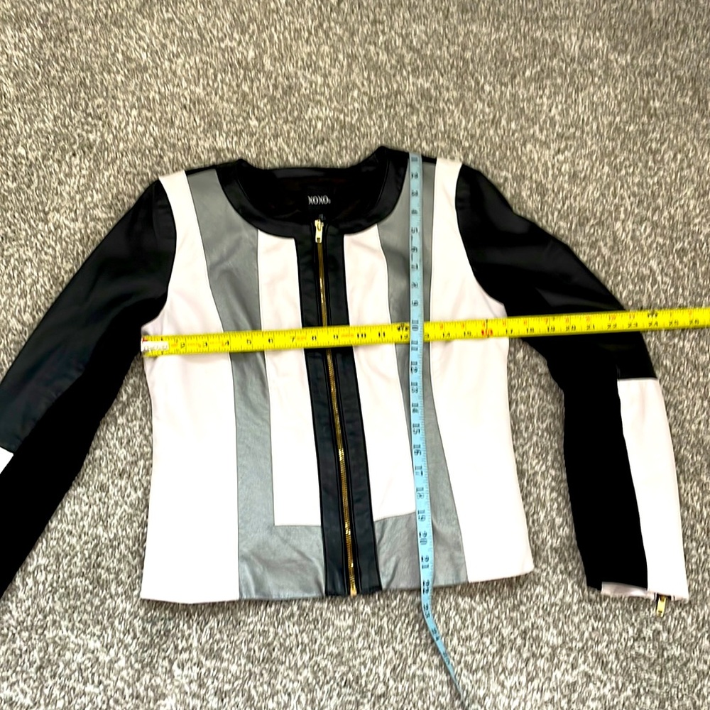 Moto style jacket that fits like a small - Picture 4 of 13